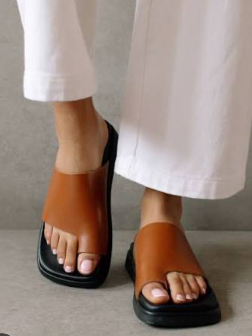 ALOHAS toe ring / loop sandal